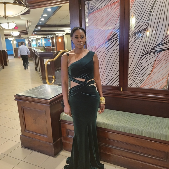 Dress for occasion - Picture 5 of 5